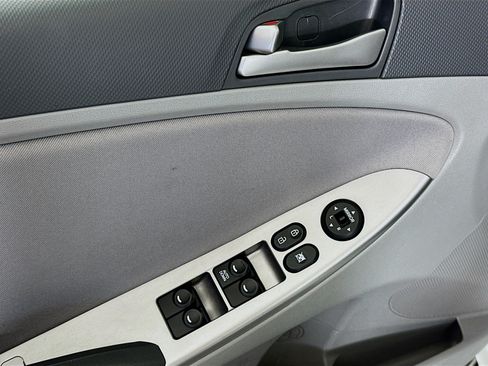 Used 2016 Hyundai Accent SE FWD image 15