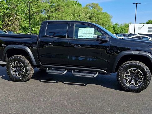 New 2026 Chevrolet Colorado ZR2 w/ Technology Package AWD/4WD image 4