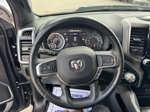Used 2024 RAM 1500 Laramie AWD/4WD image 9