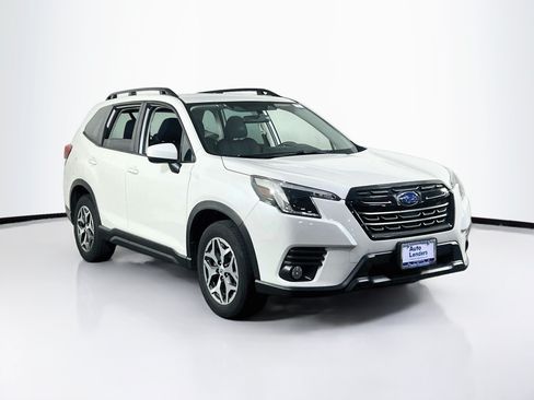 Used 2023 Subaru Forester Premium AWD/4WD image 3