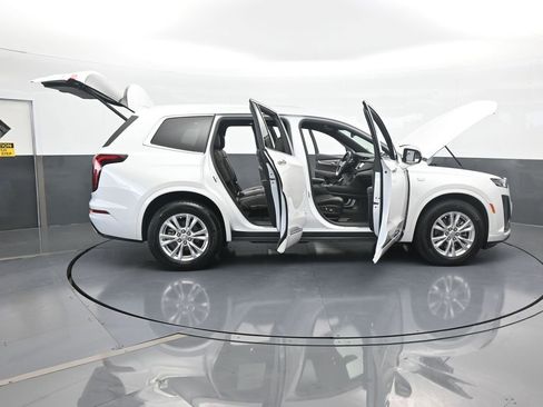 Used 2024 Cadillac XT6 Luxury image 81