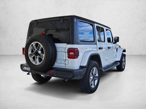 Used 2019 Jeep Wrangler Unlimited Sahara image 5