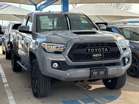 Used 2021 Toyota Tacoma TRD Sport image 3