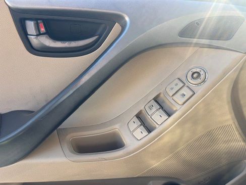 Used 2012 Hyundai Elantra GLS w/ Comfort Pkg 2 FWD image 13