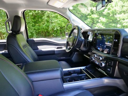 Used 2024 Ford F250 Lariat w/ Sport Appearance Package AWD/4WD image 46