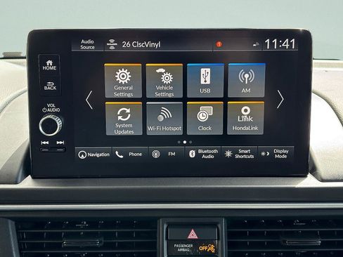 Certified 2025 Honda Pilot Touring image 24