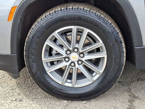 Used 2023 Chevrolet Traverse LT image 33