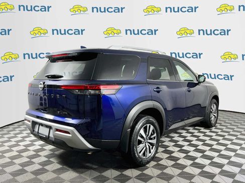 Used 2023 Nissan Pathfinder SL w/ Black Appearance Package AWD/4WD image 7
