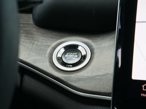 Used 2024 Jeep Grand Cherokee Limited w/ Black Appearance Package AWD/4WD image 25