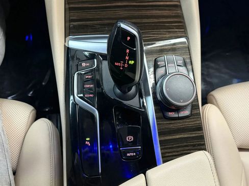 Used 2021 BMW 530i w/ Convenience Package image 33