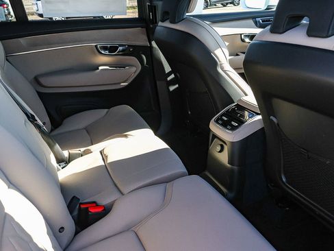 New 2026 Volvo XC90 T8 Plus w/ Protection Package Premier image 19