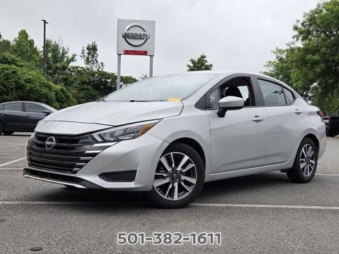 Used 2025 Nissan Versa SV FWD image 19