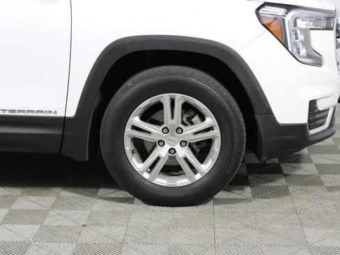 Used 2023 GMC Terrain SLE w/ Driver Convenience Package image 22