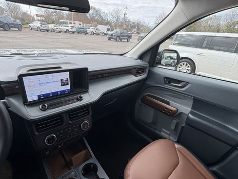 Used 2024 Ford Maverick Lariat image 8