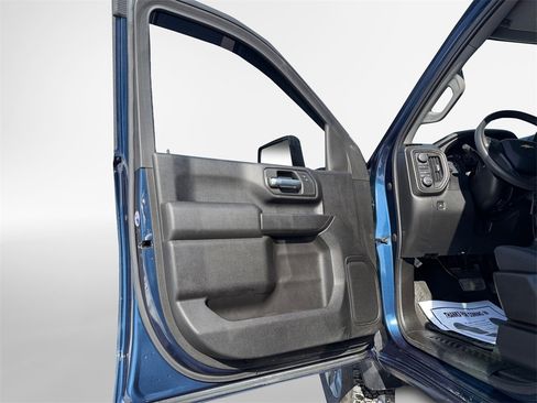 Used 2021 Chevrolet Silverado 2500 Custom w/ Custom Value Package image 14