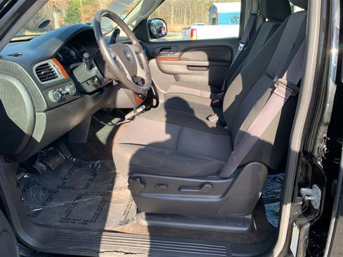 Used 2013 Chevrolet Avalanche LS image 34