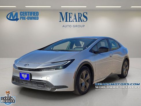 Used 2024 Toyota Prius LE image 1