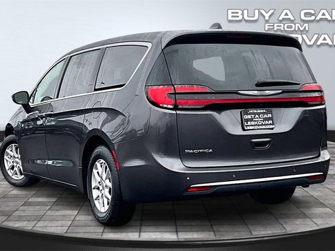 Used 2023 Chrysler Pacifica Touring-L image 2
