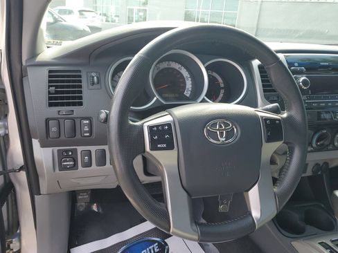 Used 2012 Toyota Tacoma 4x4 Access Cab V6 w/ TRD Sport Pkg image 13
