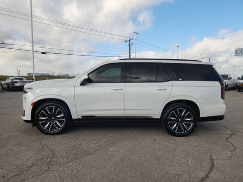 Used 2021 Cadillac Escalade Sport w/ Driver Assist Tech Package AWD/4WD image 4