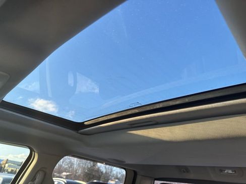 Used 2016 RAM 1500 Laramie w/ Convenience Group image 17