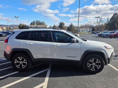 Used 2015 Jeep Cherokee Trailhawk w/ Comfort/Convenience Group image 4