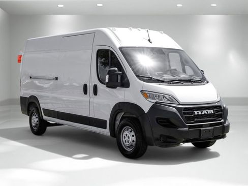 Used 2023 RAM ProMaster 2500 image 5