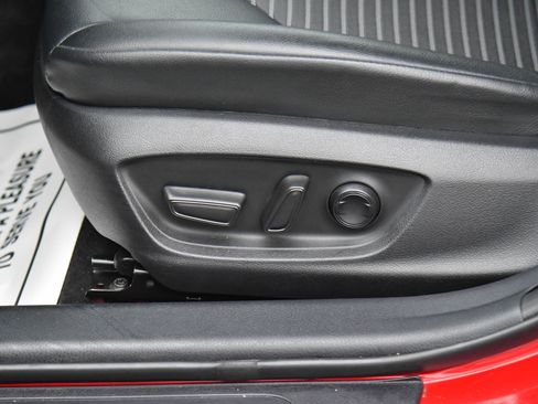 Used 2023 Toyota Camry SE image 17