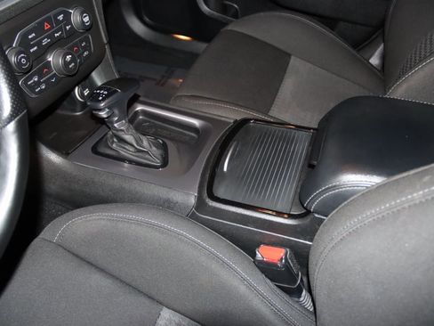 Used 2022 Dodge Charger R/T w/ Blacktop Package image 42