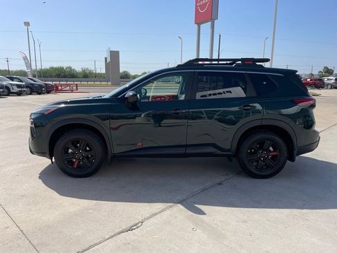 Certified 2026 Nissan Rogue SV AWD/4WD image 4