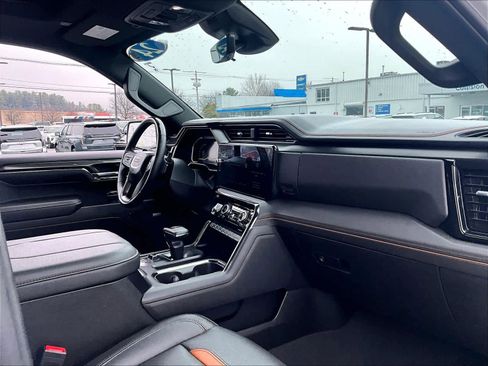 Used 2024 GMC Sierra 1500 AT4 w/ Technology Package image 37