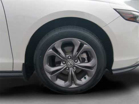 Used 2024 Honda Accord EX image 11