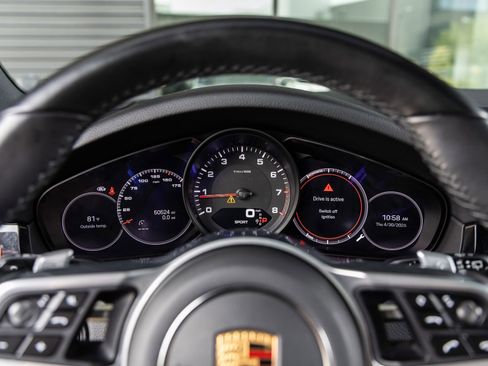Used 2022 Porsche Cayenne AWD/4WD image 28