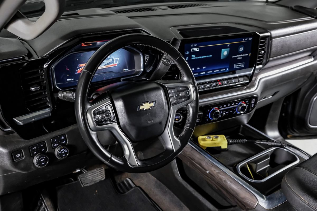 Used 2024 Chevrolet Silverado 2500 LTZ w/ LTZ Convenience Package AWD/4WD image 16