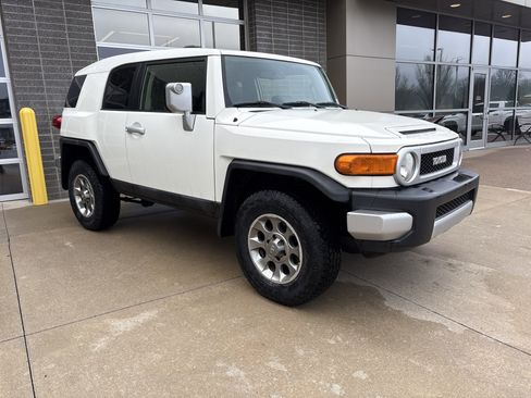 Used 2012 Toyota FJ Cruiser Off-Road 4WD w/ Convenience Pkg image 22