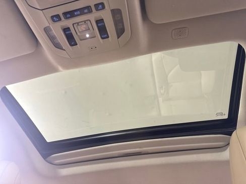 Used 2022 Toyota Highlander XLE image 27