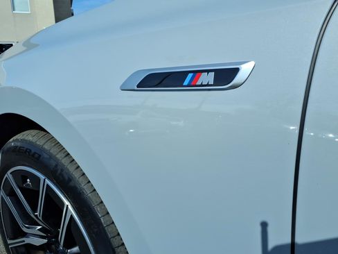 Used 2024 BMW i7 M70 w/ Executive Package AWD/4WD image 10