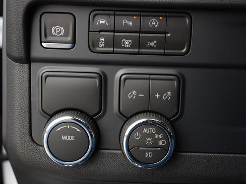 Used 2026 Chevrolet Tahoe RST w/ Comfort Package image 15