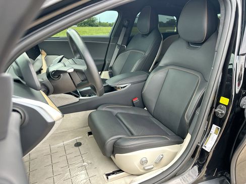 Used 2024 Lucid Air Touring AWD/4WD image 11