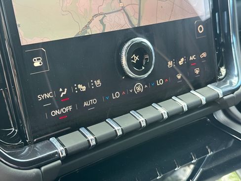 New 2026 GMC Yukon AT4 Ultimate AWD/4WD image 15