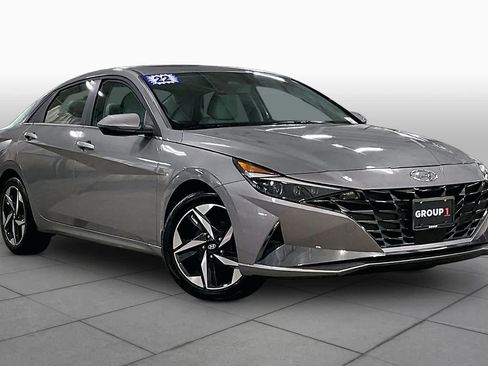 Used 2023 Hyundai Elantra Limited FWD image 3