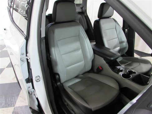 Used 2023 GMC Terrain SLT image 55