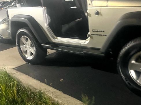 Used 2012 Jeep Wrangler Sport image 21