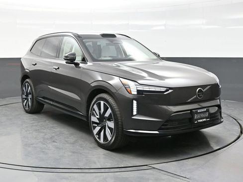 New 2025 Volvo EX90 Ultra image 1