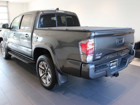 Used 2016 Toyota Tacoma Limited w/ Towing Package AWD/4WD image 36
