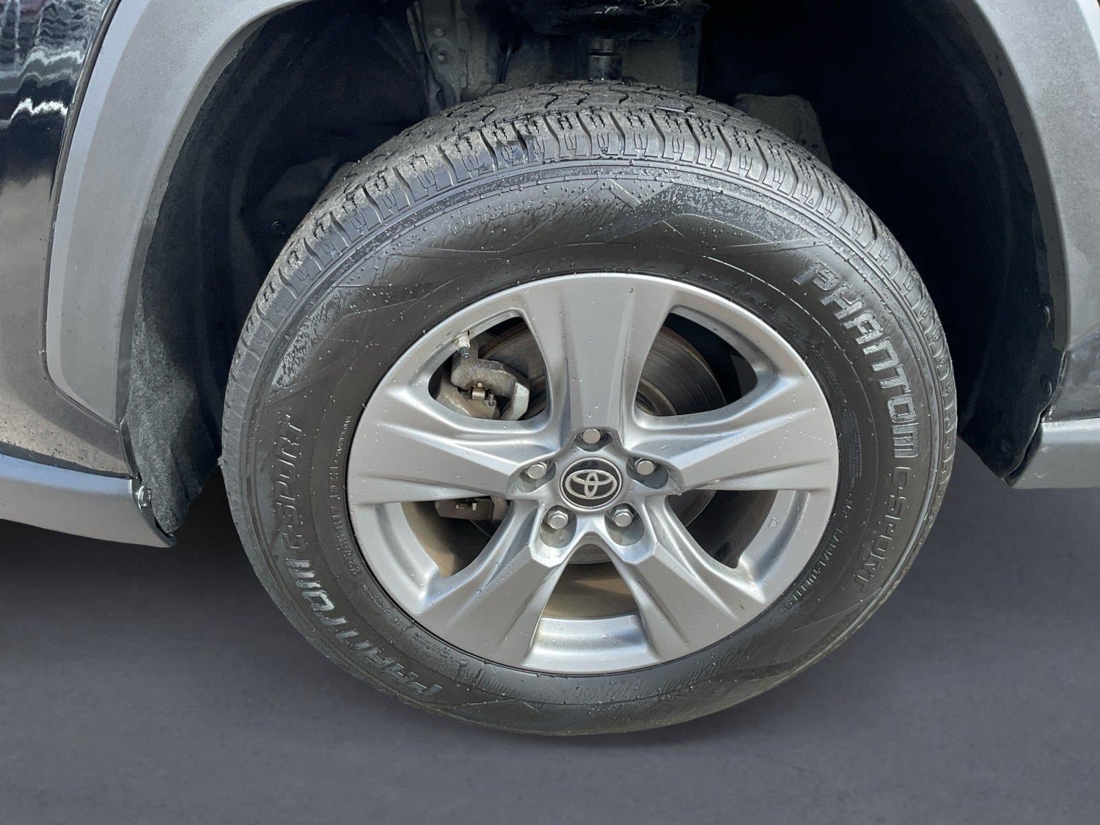 Used 2024 Toyota RAV4 LE AWD/4WD image 14