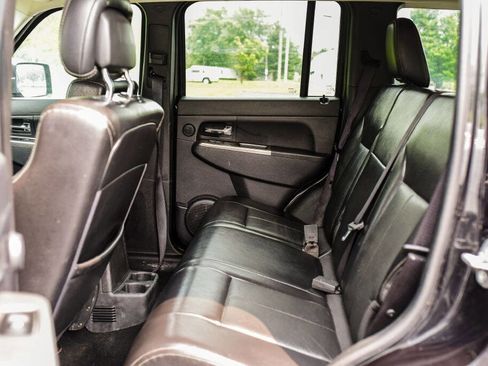 Used 2012 Jeep Liberty Limited Jet image 40