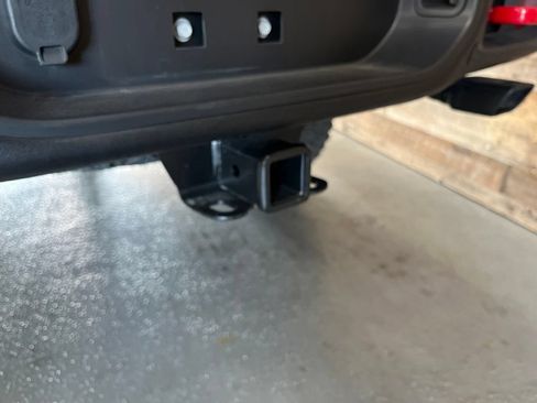 Used 2024 Jeep Gladiator Rubicon AWD/4WD image 15