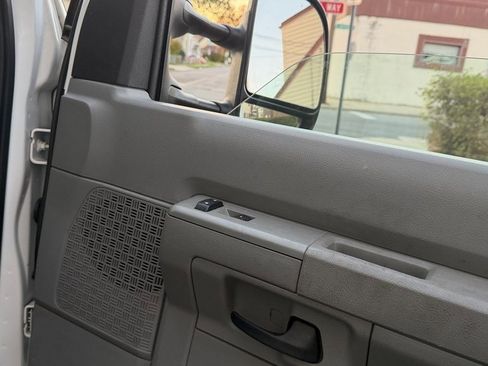 Used 2024 Ford E-350 and Econoline 350 Super Duty w/ Driver's Safety Package image 22