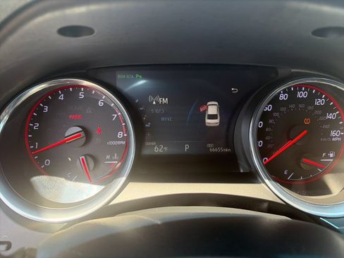 Used 2018 Toyota Camry XSE FWD image 29